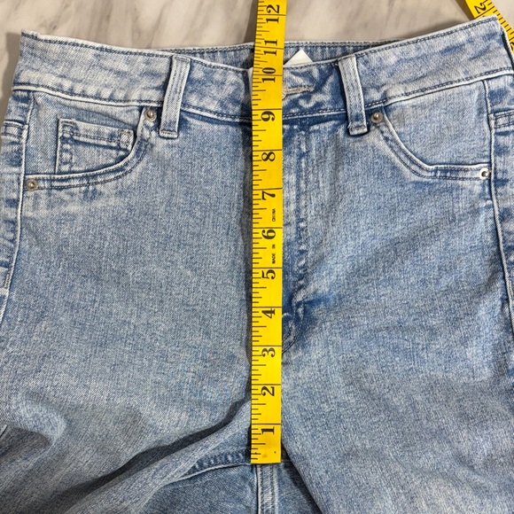 H&M Curvy Ultra High Waist Jeggings Acid Wash Distressed Ankle Jeans 2 - Picture 11 of 13